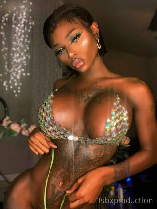 😘👅