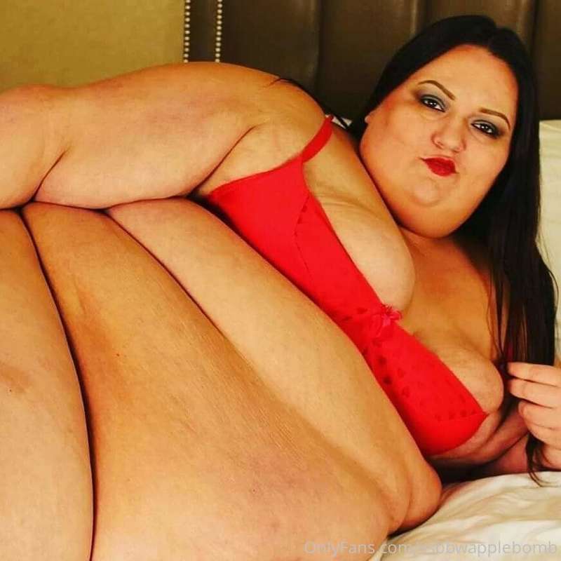 Cum play with me 😘😘
