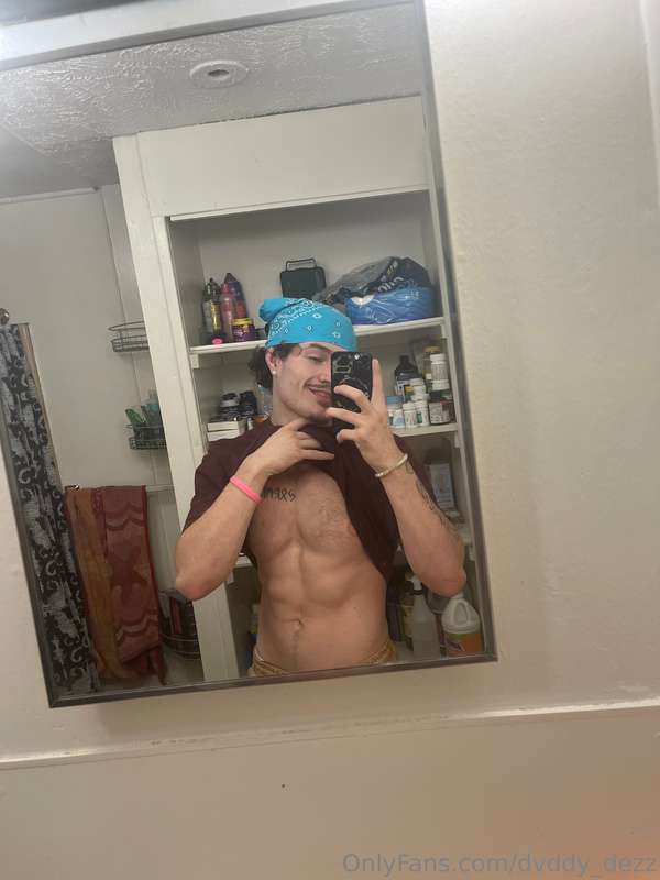 some more early OF content for all you sluts 😈😈