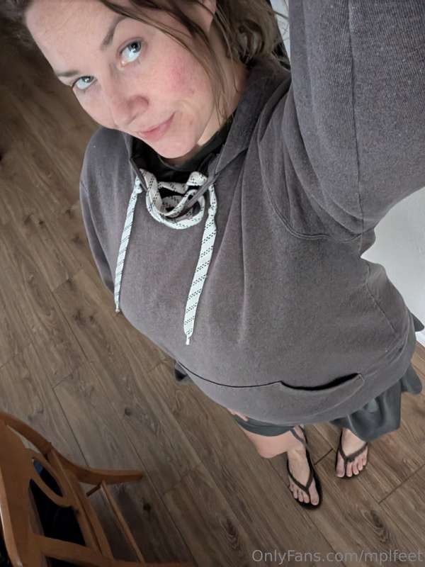 Love me some weather that needs a hoodie! 😏🍃