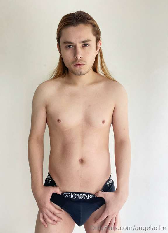 Estoy creando contenido con una modelo guapísima que ustedes..