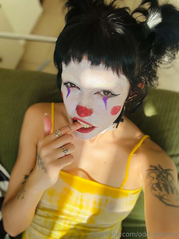 face paint and a wink 😉🎨Clowngirl in action in this link! 👀👇..