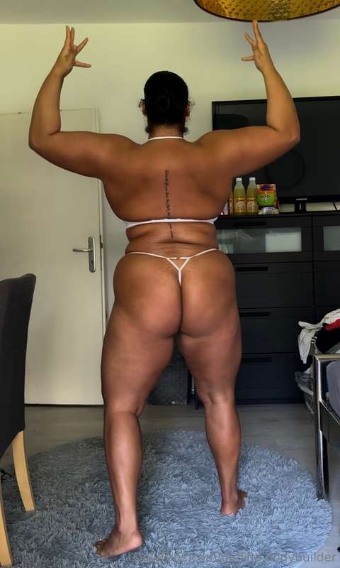 melina.bodybuilder