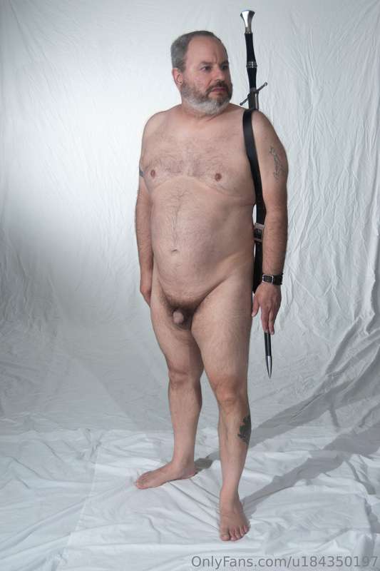Nude with sword2025