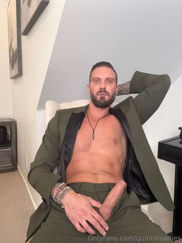 Mmm sit on it 🍆