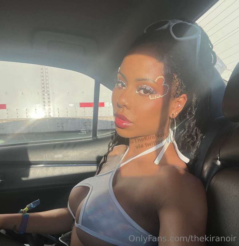 Foto 914 von Kira Noir auf Tocromo