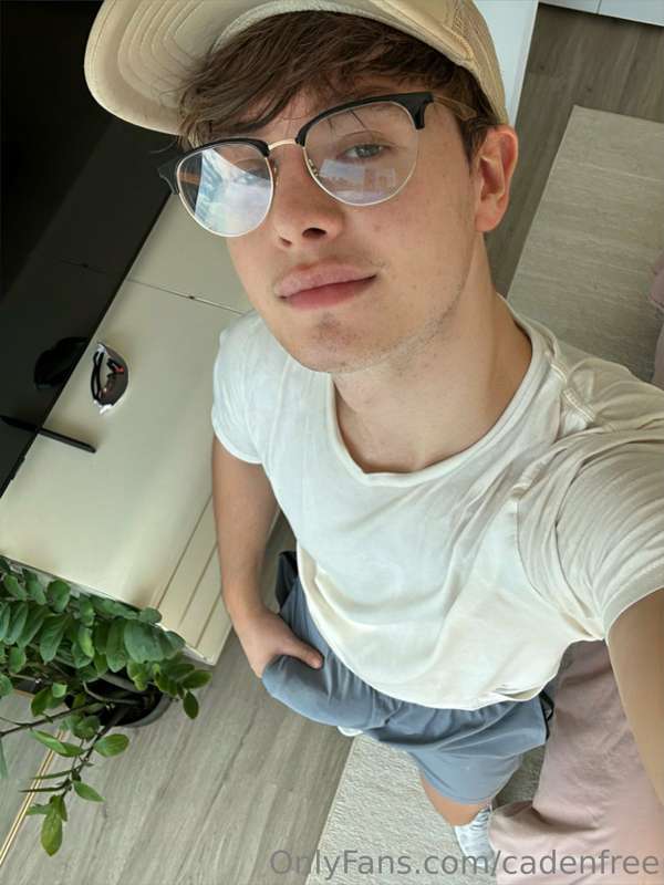would you get on your knees and take it? 🥵🥵