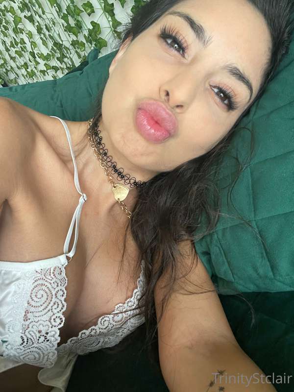 Sweet kisses for you! 😘
