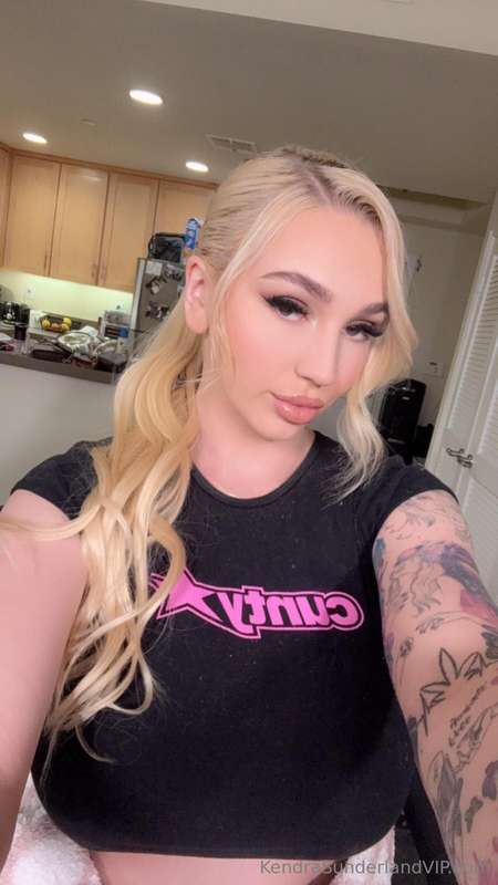 Photo 491 of Kendra Sunderland on Tocromo