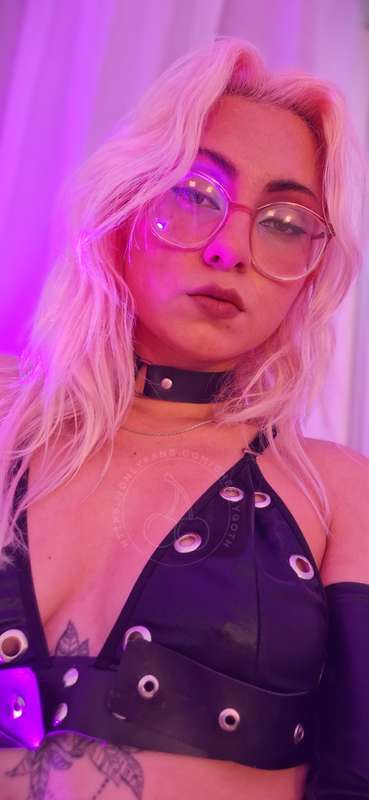 On your knees and beg for mercy, now! 🧎🏻‍♂️🔗