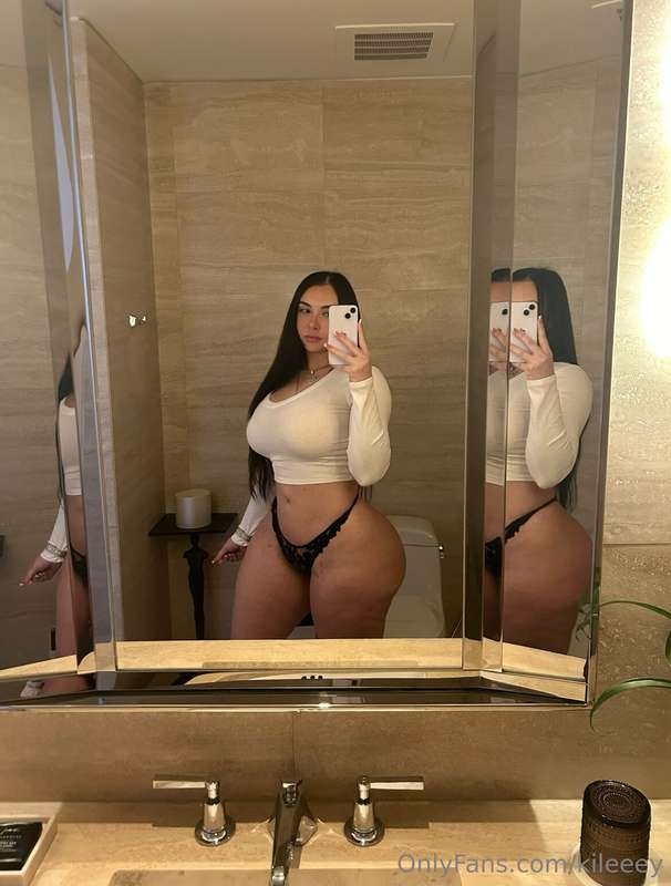 Got double vision? Check out my main page @kileylynn_ 