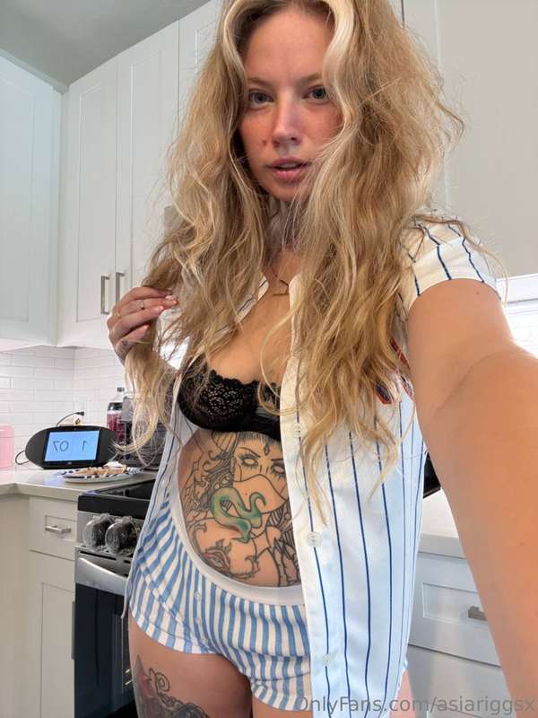 Come closer. I don’t bite… unless you ask nicely 😉 HAHAHAH w..