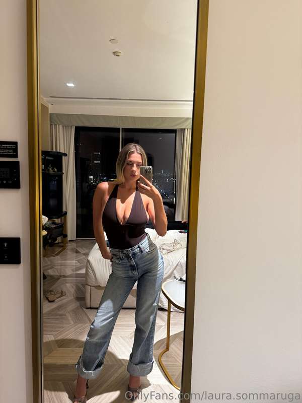 Mirror check: still breaking hearts, confirmed 🔥