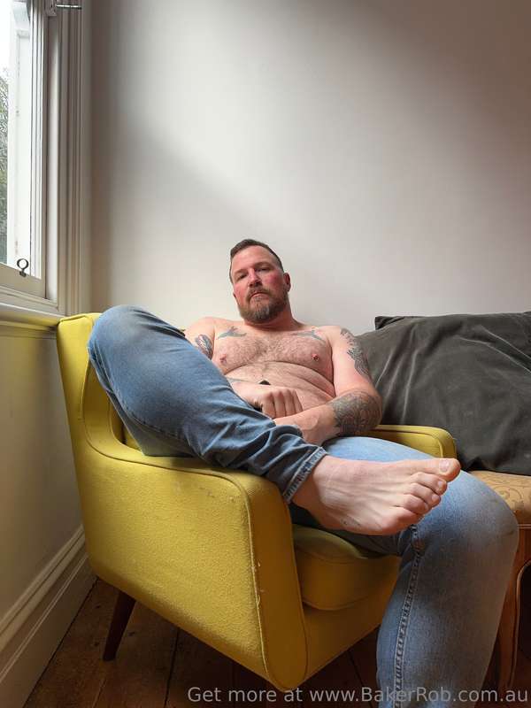 Happy Friday to all you good boys 😘