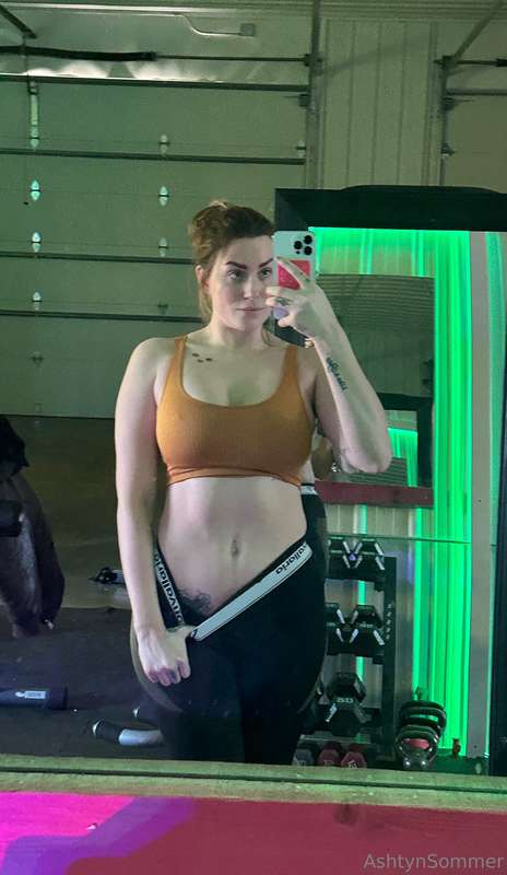 I'm looking for a gym partner btw 💪🏻
