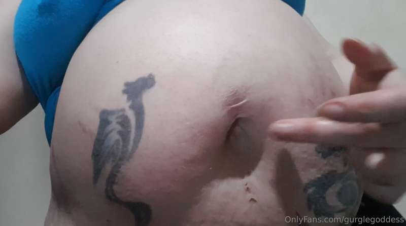 Anyone here with a bellybutton kink? I have plenty to share ..