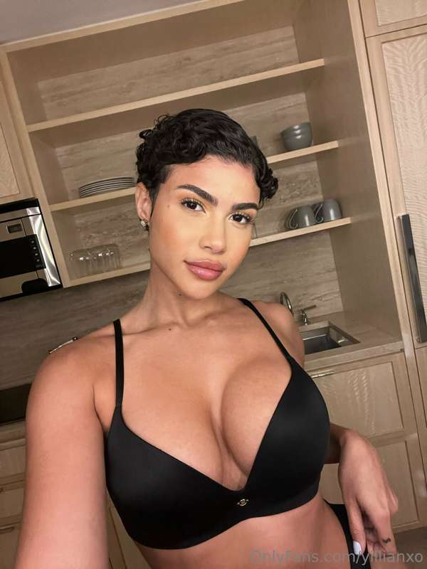 feeling cute 🥰