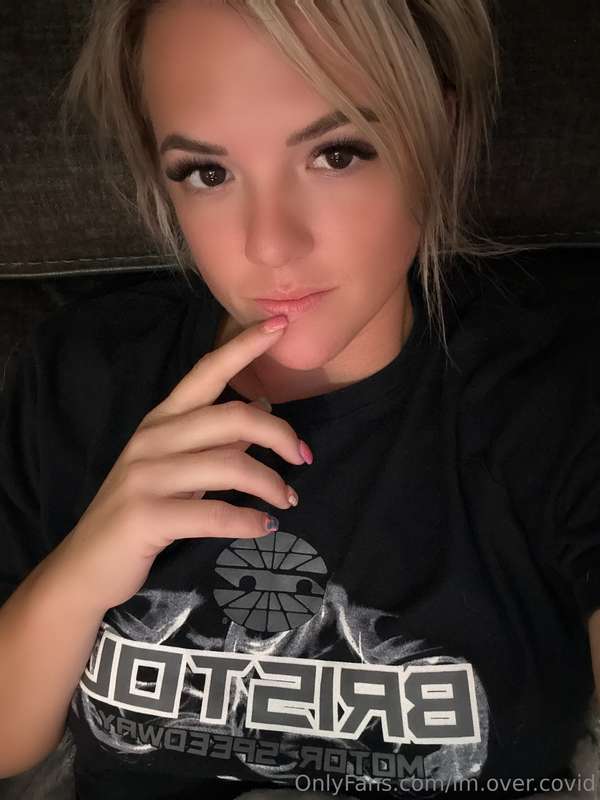 Xoxoxo just chillin and chattin.Topic on my mind? Funny Sexu..
