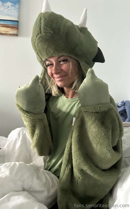 This is my Halloween costume lol 🤣 What do you think?