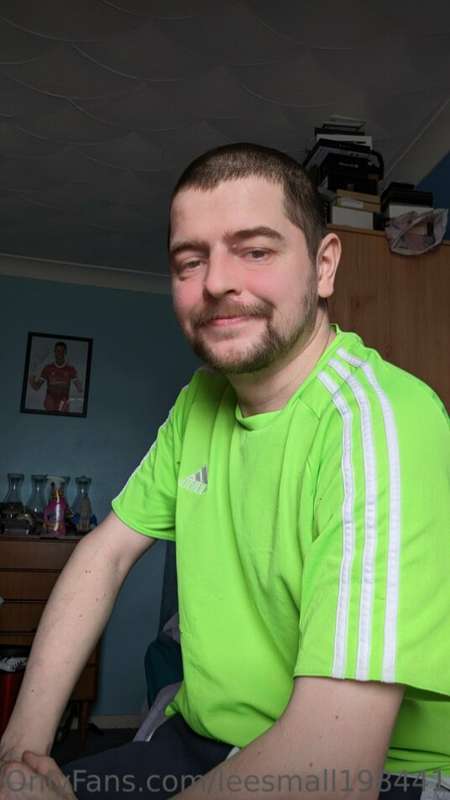 # ***Check out this Hot Guy👿*** @leesmall198441 Hi i’m new t..