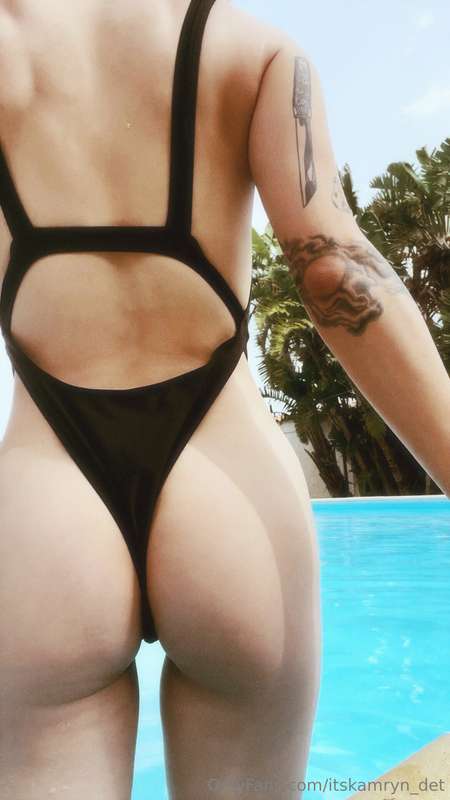 Do you prefer the side angle or straight forward angle?