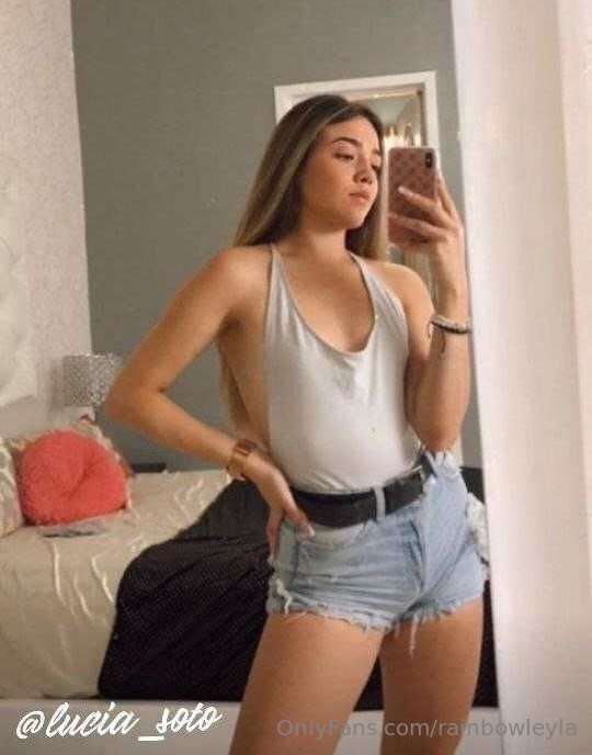 @LUCIA_SOTO 💖Ｓｕｂｓｃｒｉｂｅ💖 @LUCIA_SOTO Angelic girl with a perv..