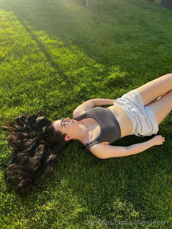 Don't forget to touch the grass 🥰🥰🥰 How is your week so far?