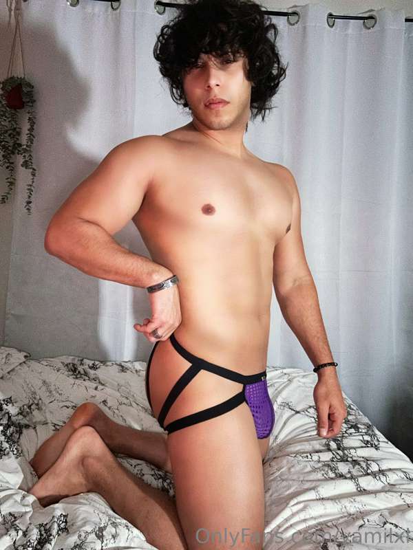 This pair of jockstraps is way to tight.