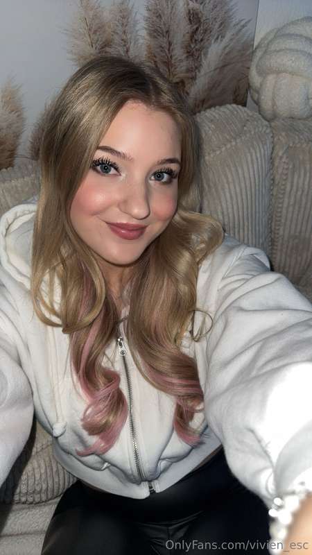 vivien_esc