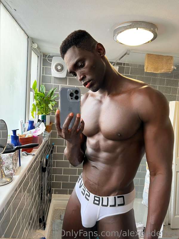 Morning selfie. Go to my main account for more @alexgedefitn..