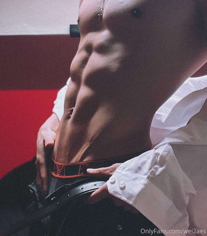 30s video of strip tease wearing briefs. 😈
For customized vi..