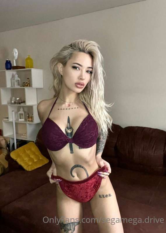 😍😍 Do you like it when I'm standing in this sexy lingerie in..