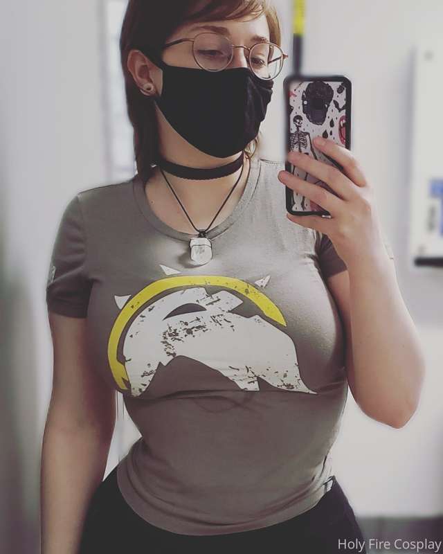 Mercy tee selfie 😘