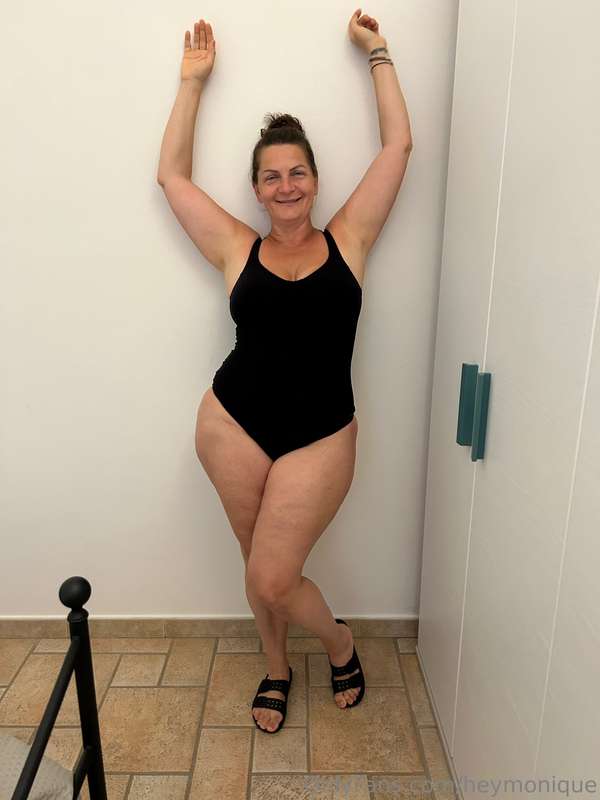 Looking for a good laugh and a bit of banter. Slide into my ..