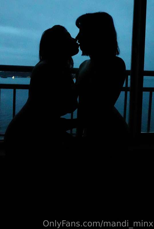 In a Girl-Girl state of mind with @lucyperrx …I want it bad ..