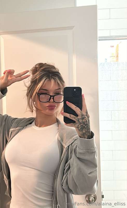 alaina_elliss