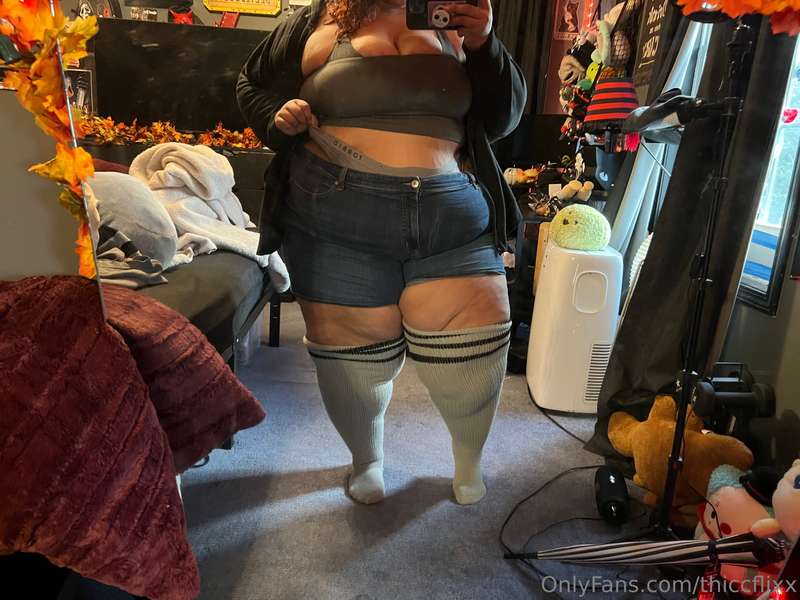 Good morning, can you guess my ass measurements? Winner gets..