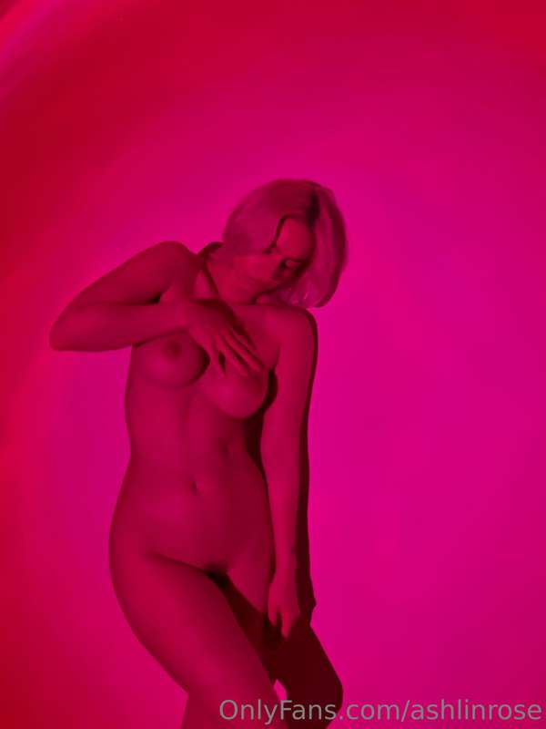 A naked woman is a work of art 🎨🖌️