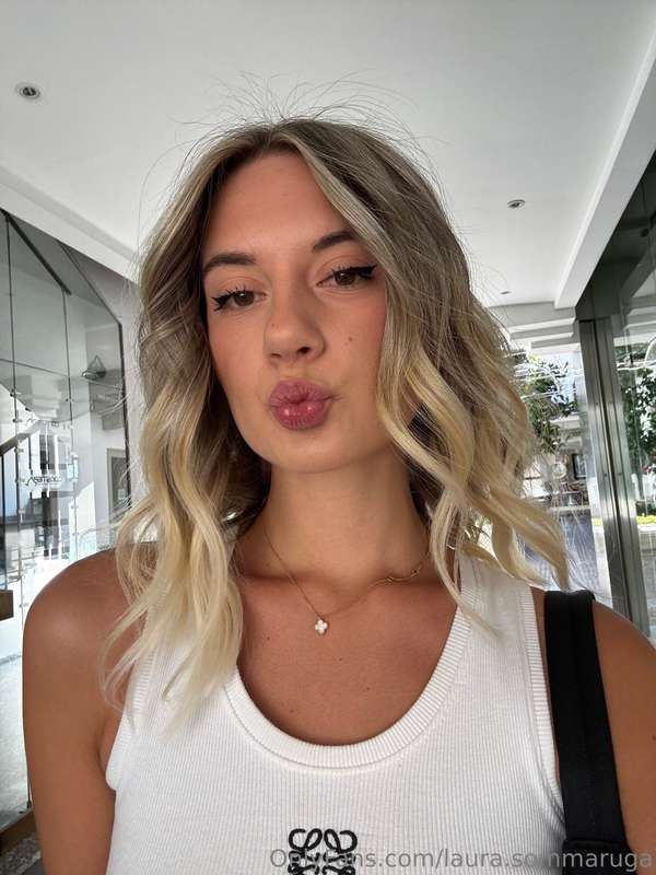 Who said Mondays can’t be a little sexy? 😉