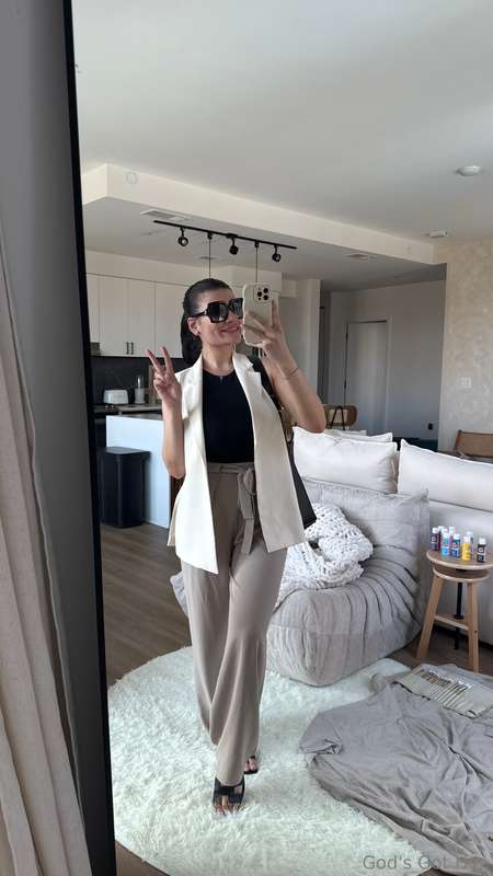 such a cutie pie 🥰 90 degree weather, going on an errand! Go..
