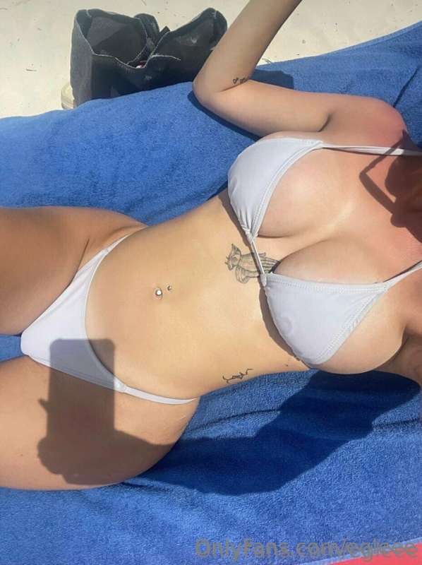 Who wants to join me under the sun? 🔥