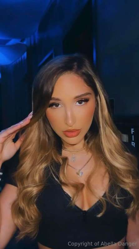 Foto 239 de Abella Danger en Tocromo