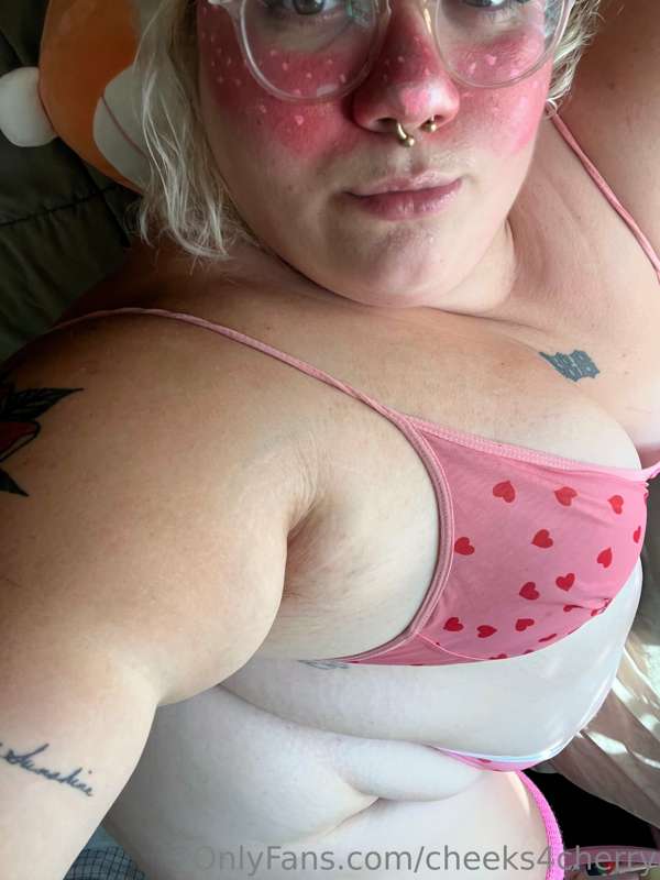 cheeks4cherry image #0
