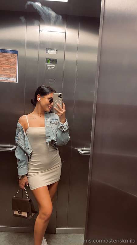 lady in dress 💙