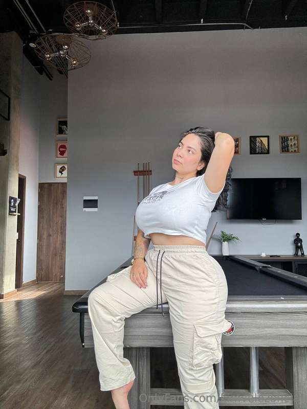 kimvelezoficial