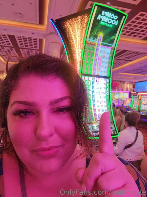 Walking through the slots floor and all I can hear is the oo..