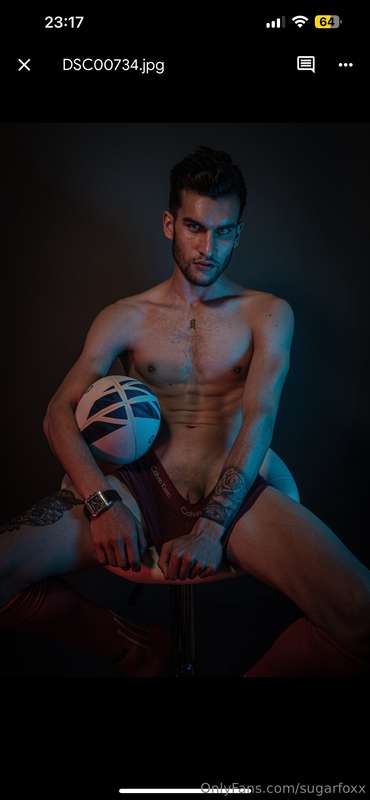 You like sports with the ball ? 😏😈