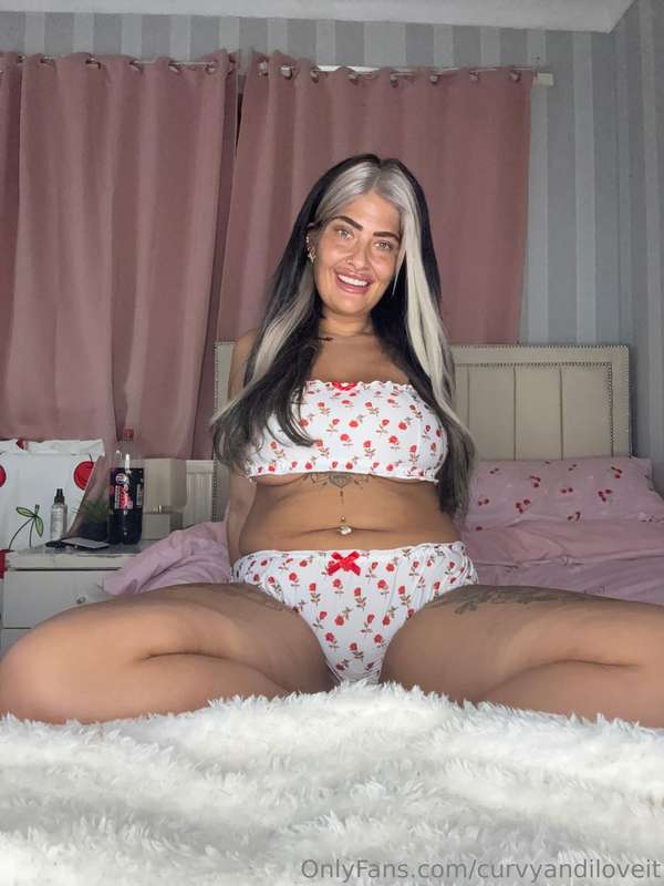 curvyandiloveit
