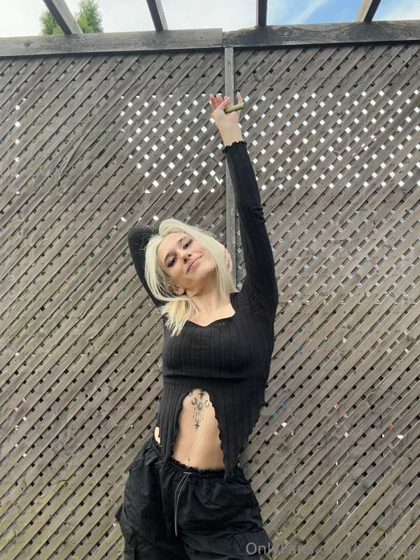 U keep glancing, but I’m not giving u a free pass 😜
