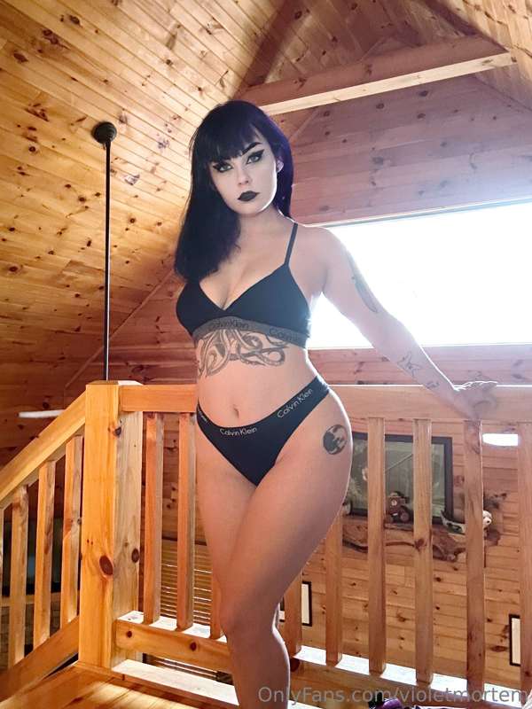 Swipe through the photos to strip me down 😫☺️